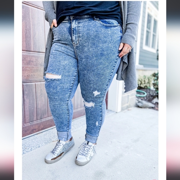 Judy Blue Acid Wash Destroyed Skinny Jeans - Picture 5 of 6